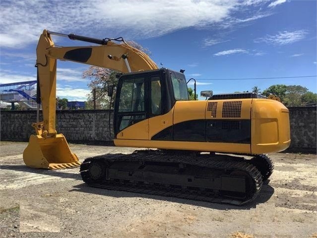 Excavadoras Hidraulicas Caterpillar 320DL seminueva en perfecto e Ref.: 1590637843386030 No. 4