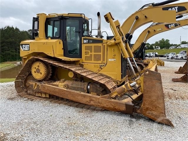 Dozers/tracks Caterpillar D6T