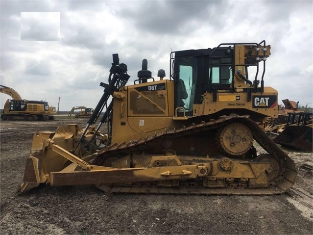 Dozers/tracks Caterpillar D6T