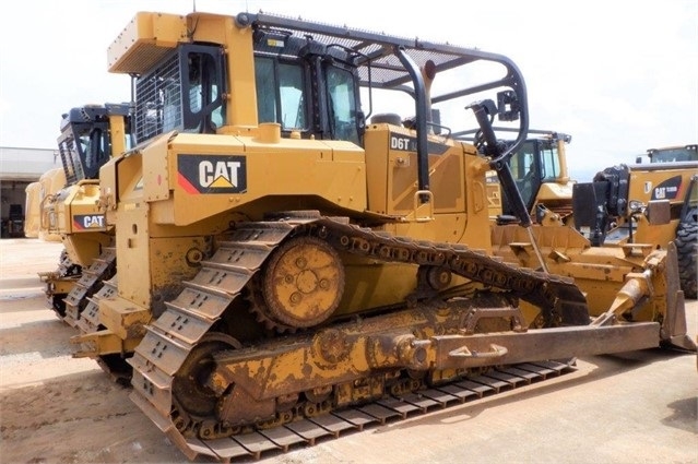 Dozers/tracks Caterpillar D6T