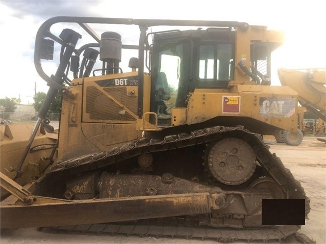 Dozers/tracks Caterpillar D6T