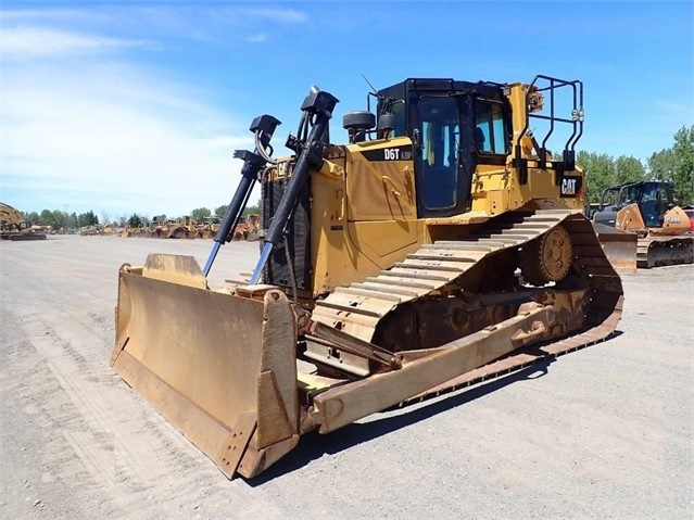 Dozers/tracks Caterpillar D6T