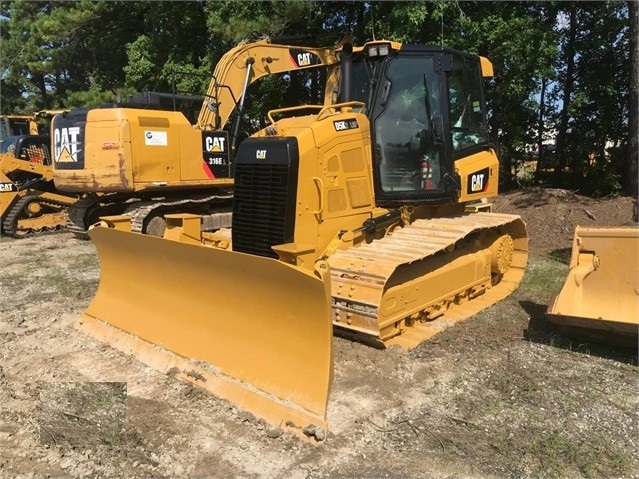 Dozers/tracks Caterpillar D5K