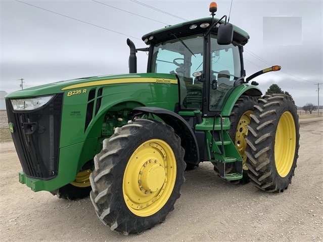 Agricultura Maquinas Deere 8235R de segunda mano en venta Ref.: 1595695312777326 No. 2