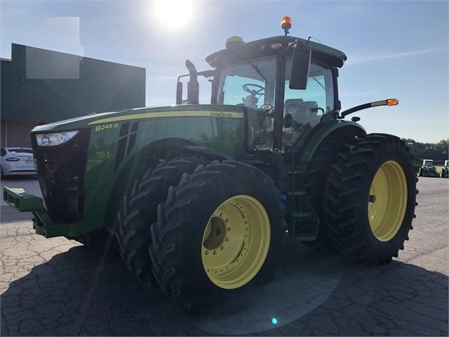 Agricultura Maquinas Deere 8245R de segunda mano en venta Ref.: 1596045120347457 No. 4