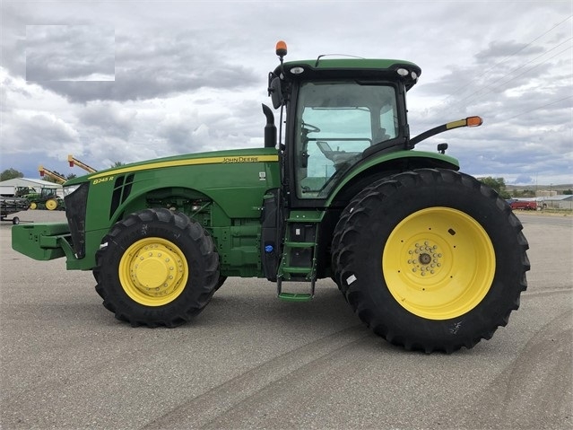 Agricultura Maquinas Deere 8245R usada a la venta Ref.: 1596212200011042 No. 2