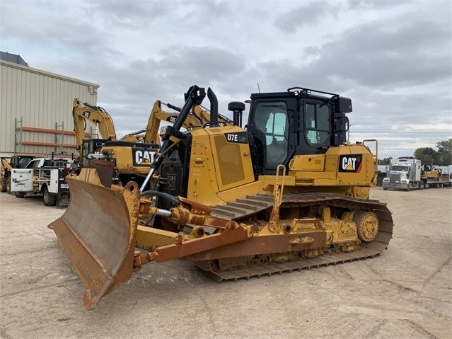 Dozers/tracks Caterpillar D7E