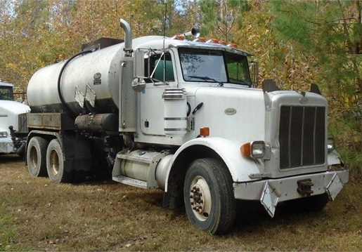 Asphalt Distributor Truck Peterbilt 357