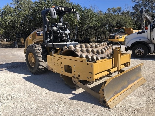 Compactadora Vibratoria Caterpillar CP56 en venta, usada Ref.: 1609979772509230 No. 2