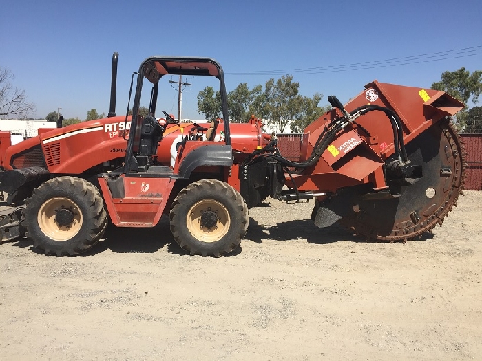 Trencher Ditch Witch RT90