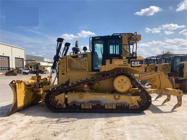 Dozers/tracks Caterpillar D6T