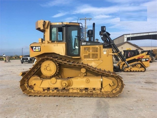 Dozers/tracks Caterpillar D6T