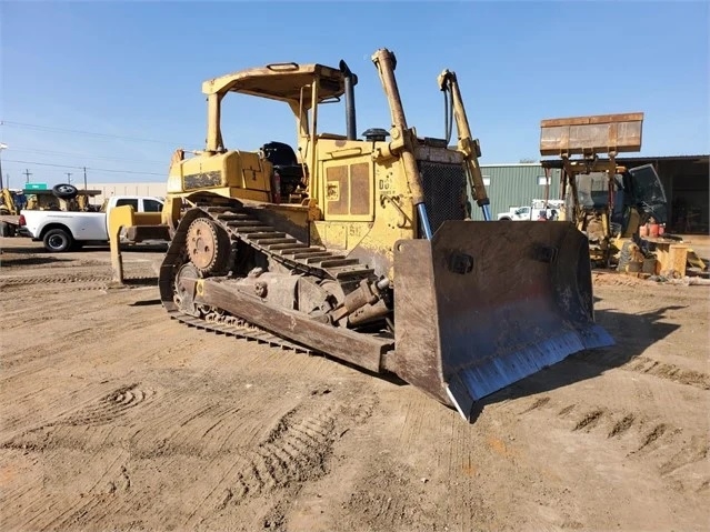 Dozers/tracks Caterpillar D6H