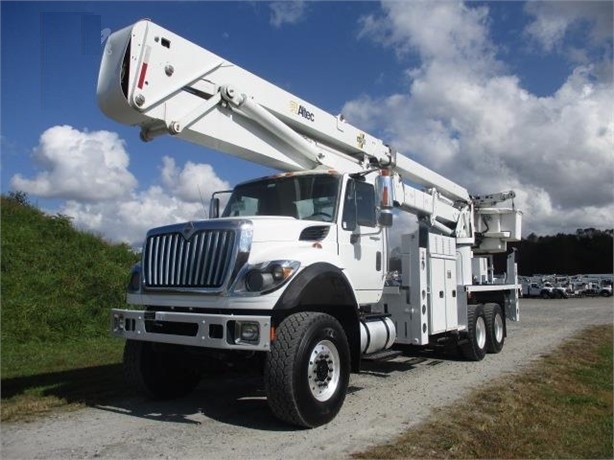 Cranes Altec AH100