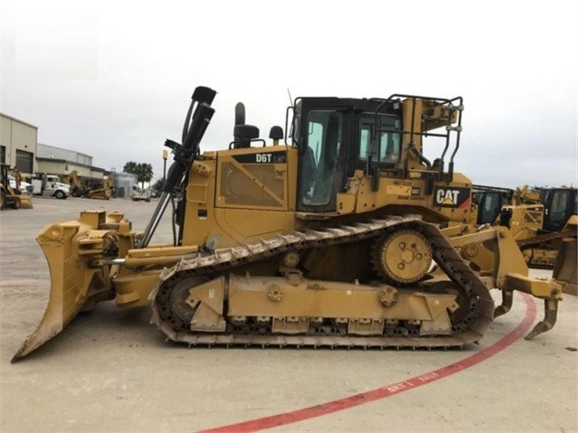 Dozers/tracks Caterpillar D6T