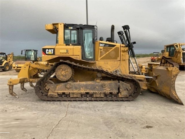 Dozers/tracks Caterpillar D6T