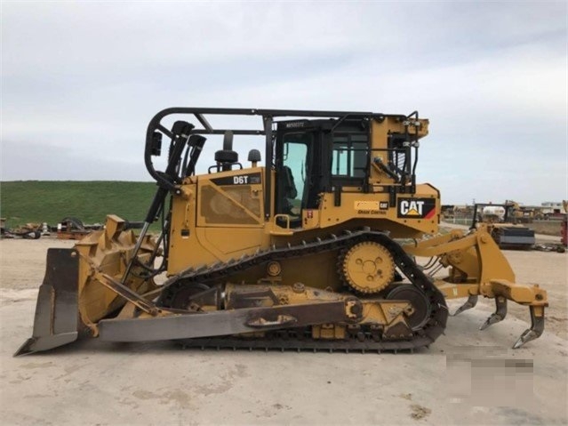 Dozers/tracks Caterpillar D6T