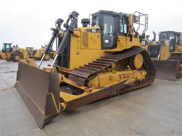 Dozers/tracks Caterpillar D6T