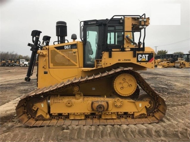 Dozers/tracks Caterpillar D6T