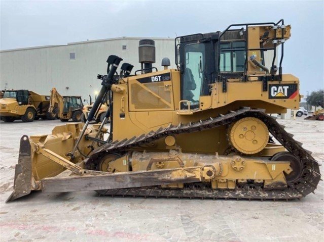 Dozers/tracks Caterpillar D6T