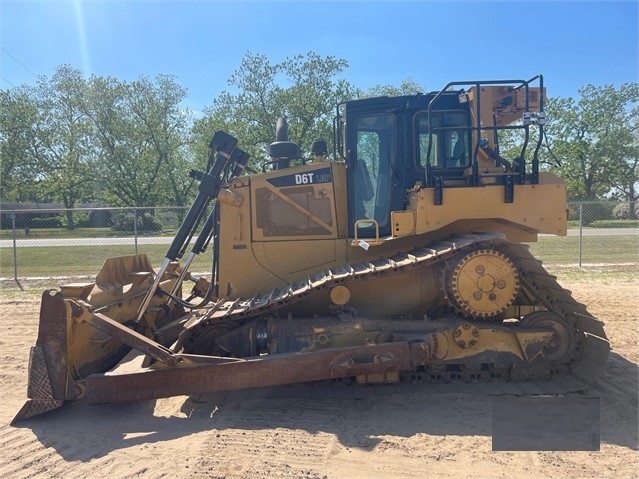 Dozers/tracks Caterpillar D6T