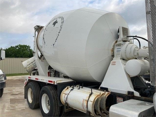 Mezcladoras De Concreto Peterbilt 365 de segunda mano en venta Ref.: 1624040445956348 No. 4