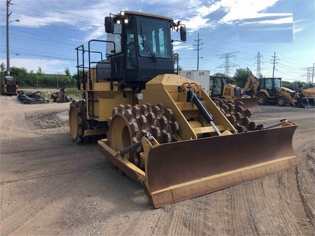 Compactadoras Suelos Y Rellenos Caterpillar 815 de segunda mano e Ref.: 1625168542458260 No. 2