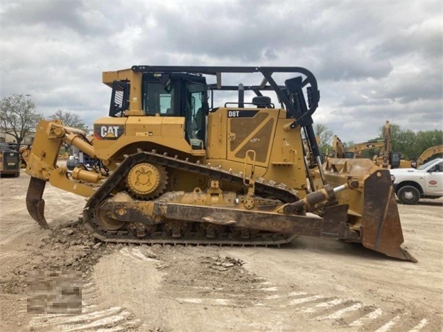 Dozers/tracks Caterpillar D8T