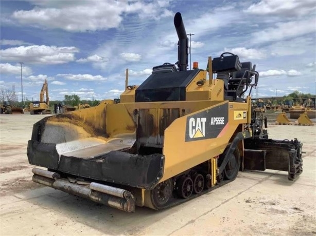 Pavimentadoras Caterpillar AP-555E