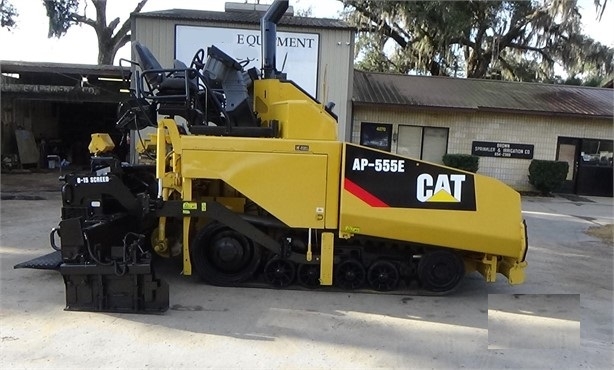 Pavimentadoras Caterpillar AP-555E de segunda mano Ref.: 1628187042469028 No. 2