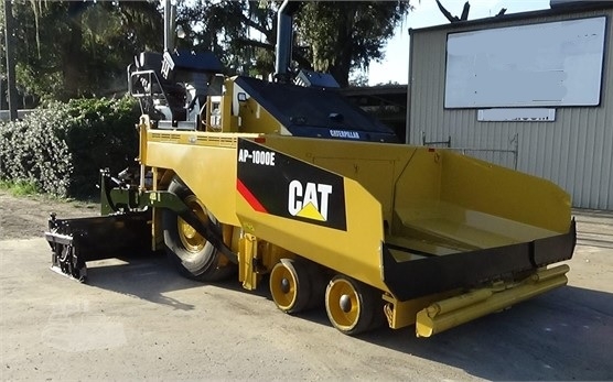 Pavers Caterpillar AP-1000E