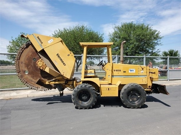 Trencher Vermeer V8550