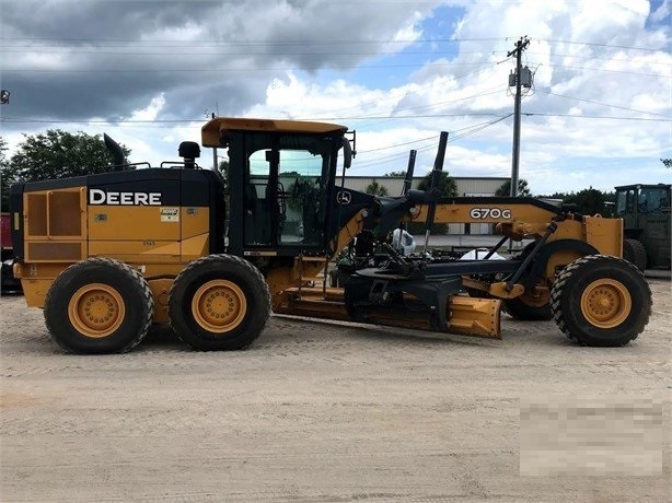 Motoconformadoras Deere 670G usada a buen precio Ref.: 1633040729428439 No. 4