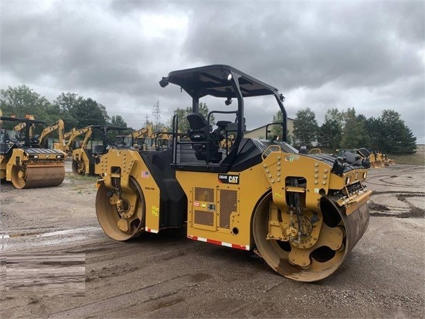 Compactadora Vibratoria Caterpillar CB64 importada en buenas cond Ref.: 1634072588459748 No. 3