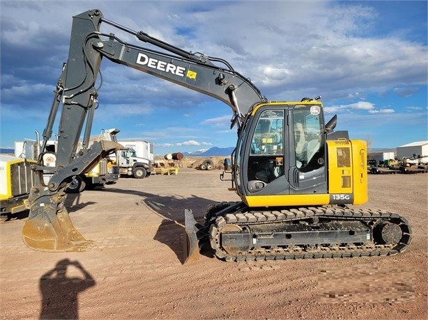 Hydraulic Excavator Deere 135G