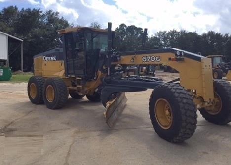 Motoconformadoras Deere 670G