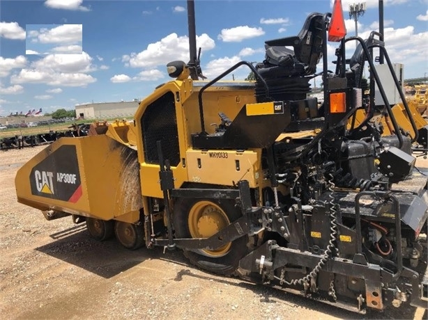 Pavers Caterpillar AP-300