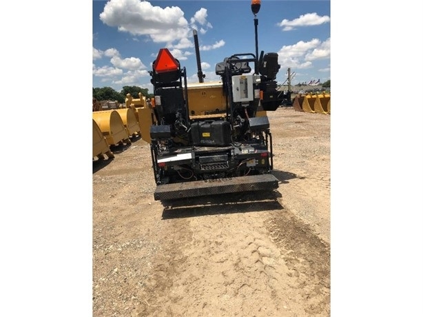 Pavimentadoras Caterpillar AP-300 de medio uso en venta Ref.: 1637175710497462 No. 3