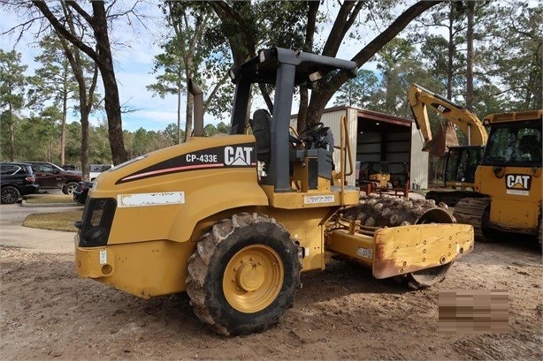 Compactadora Vibratoria Caterpillar CP-433E seminueva en perfecto Ref.: 1642195913210854 No. 4