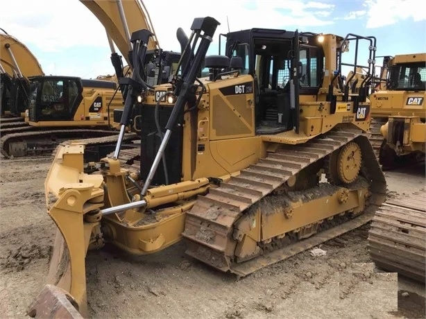 Dozers/tracks Caterpillar D6T