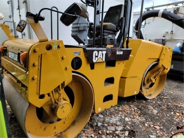 Compactadora Vibratoria Caterpillar CB-434D usada en buen estado Ref.: 1643132274446659 No. 2