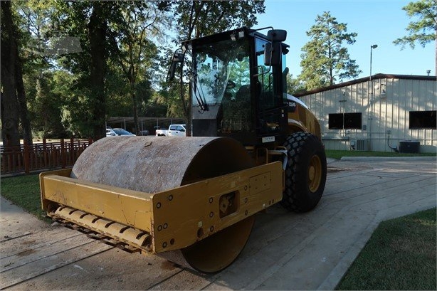 Compactadora Vibratoria Caterpillar CS54 en venta Ref.: 1643850936981976 No. 3