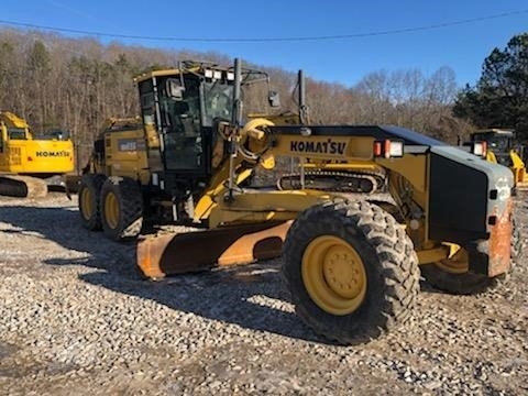 Motoconformadoras Komatsu GD655 de medio uso en venta Ref.: 1645494998269612 No. 2