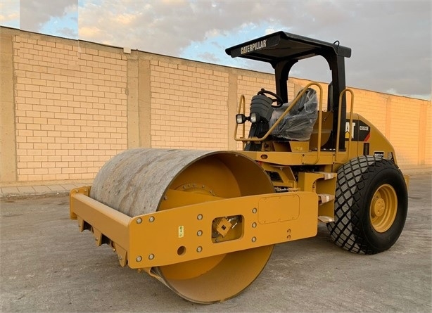 Vibratory Compactors Caterpillar CS-533E