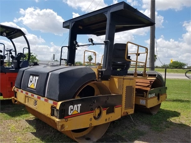 Compactadora Vibratoria Caterpillar CB-634D seminueva en perfecto Ref.: 1647373537687245 No. 2