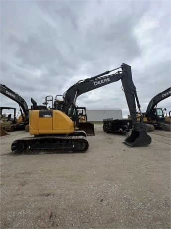 Hydraulic Excavator Deere 135G