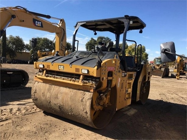 Compactadora Vibratoria Caterpillar CB64 de medio uso en venta Ref.: 1662061835653763 No. 2