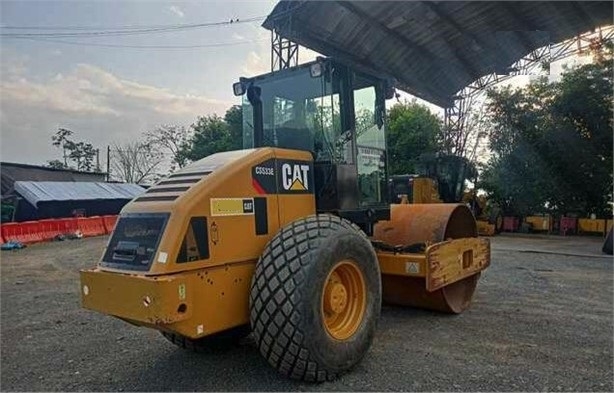 Compactadora Vibratoria Caterpillar CS-533E seminueva en venta Ref.: 1674503141142925 No. 3