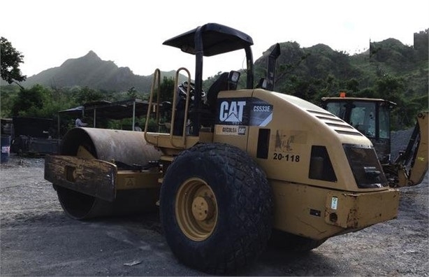 Compactadora Vibratoria Caterpillar CS-533E usada a buen precio Ref.: 1674504823062040 No. 4