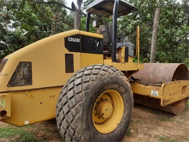 Compactadora Vibratoria Caterpillar CS-533E usada a la venta Ref.: 1674507473551379 No. 2